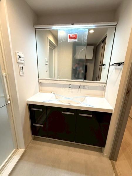 �����s���n��H��2���ڂ̒��Ã}���V�����̐��ʑ�E���ʏ�