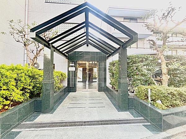 �����s���n��ΐ_���1���ڂ̒��Ã}���V�����̃G���g�����X