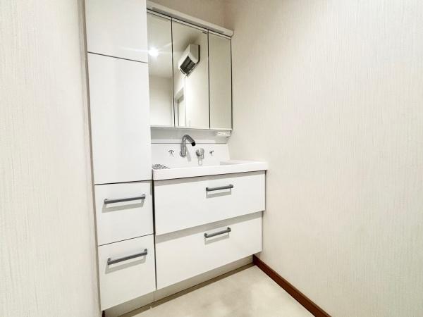 �����s���n��ΐ_���1���ڂ̒��Ã}���V�����̐��ʑ�E���ʏ�