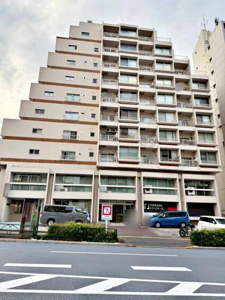 東京都新宿区高田馬場2丁目の中古マンションの現地外観写真