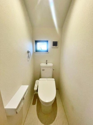 �����s�����q�s���쒬�̒��È�ˌ��Ẵg�C��