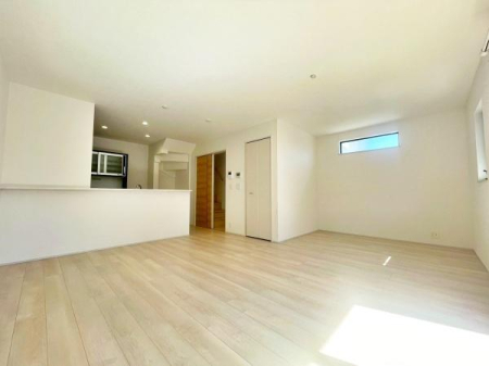 �����s�����q�s���쒬�̒��È�ˌ��Ẵ��r���O