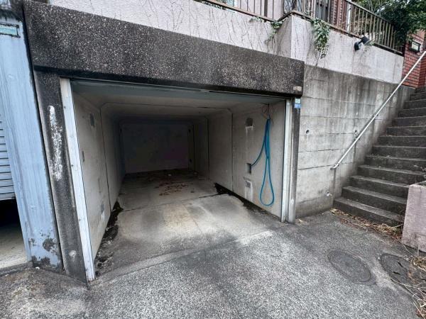 �����s�����q�s�U�c��2���ڂ̒��È�ˌ��Ă̒��ԏ�