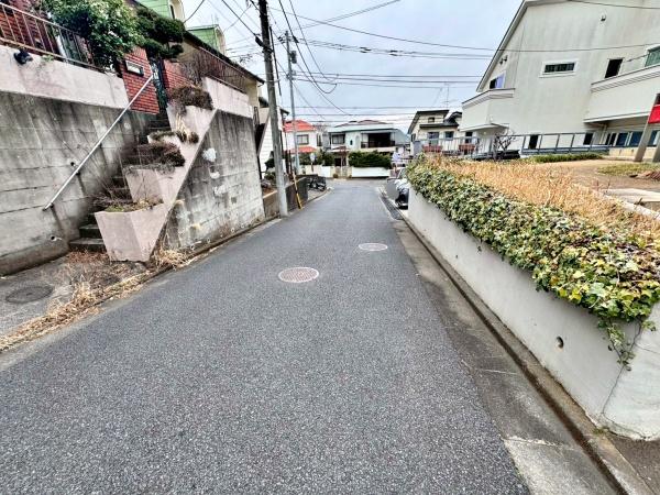 �����s�����q�s�U�c��2���ڂ̒��È�ˌ��Ă̑O�ʓ��H�܂ތ��n�ʐ^