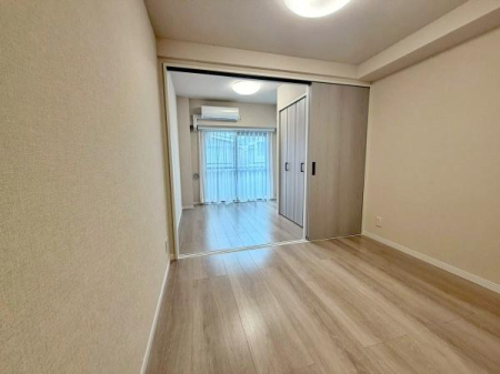 �����s�V�h�搼�V�h4���ڂ̒��Ã}���V�����̃��r���O