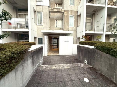 �����s�����V��1���ڂ̒��Ã}���V�����̃G���g�����X