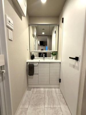 �����s�����V��1���ڂ̒��Ã}���V�����̐��ʑ�E���ʏ�