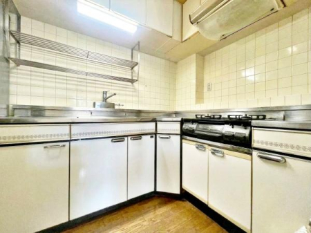 �����s�����q�s�߂����1���ڂ̒��Ã}���V�����̃L�b�`��