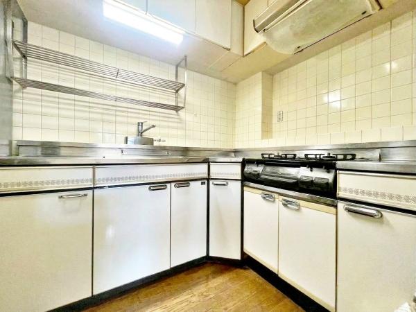 �����s�����q�s�߂����1���ڂ̒��Ã}���V�����̃L�b�`��