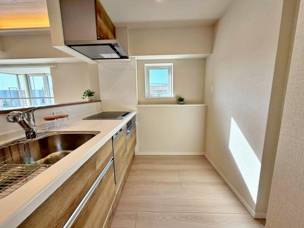 �����s���c�J���k��4���ڂ̒��Ã}���V�����̃L�b�`��