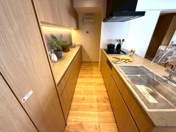 �����s�V�h��쒬�̒��Ã}���V�����̃L�b�`��