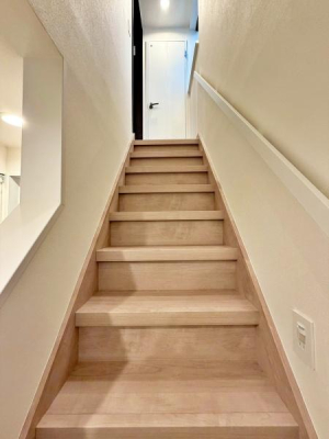 �����s���c�J���1���ڂ̒��È�ˌ��Ẵ��r���O�ȊO�̋���