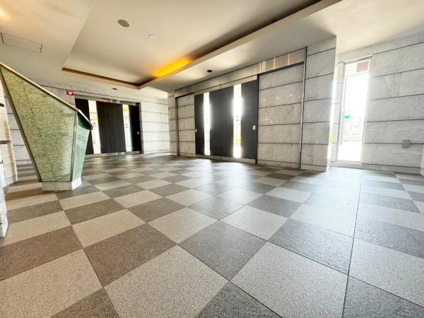 �����s�����q�s���c���̒��Ã}���V�����̃G���g�����X