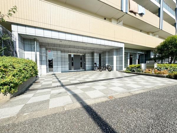 �����s�����q�s���c���̒��Ã}���V�����̃G���g�����X