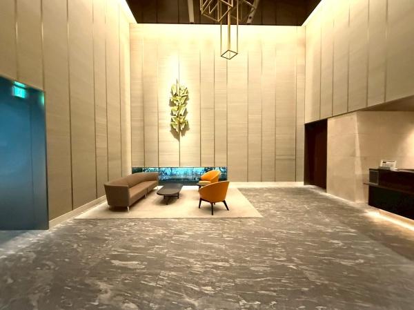 �����s�V�h��l�J4���ڂ̒��Ã}���V�����̃G���g�����X