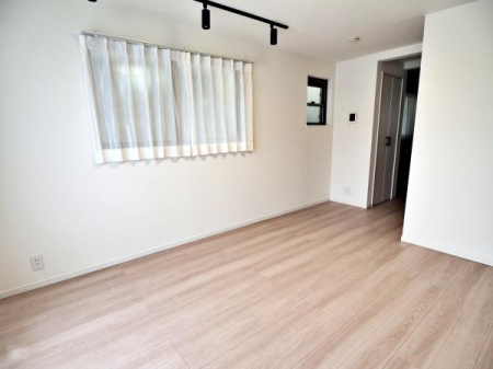 �����s���c�J���Α�5���ڂ̒��È�ˌ��Ẵ��r���O