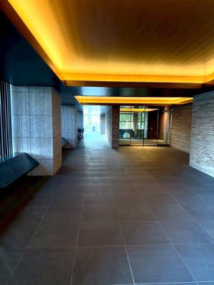 �����s�V�h���v��3���ڂ̒��Ã}���V�����̃G���g�����X