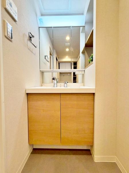 �����s���c�J�扜��1���ڂ̒��Ã}���V�����̐��ʑ�E���ʏ�