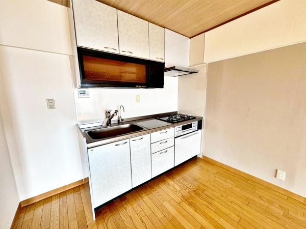 �����s�����q�s�q����1���ڂ̒��Ã}���V�����̃L�b�`��