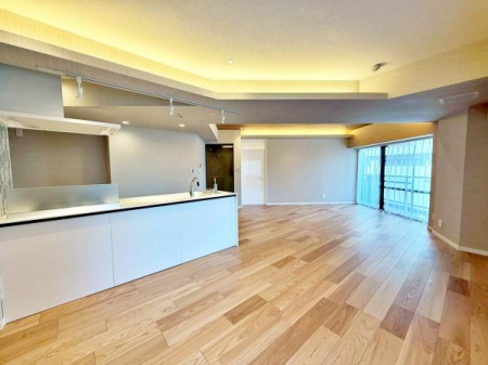 �����s�V�h��Z�g���̒��Ã}���V�����̃��r���O