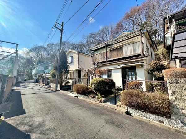 �����s�����q�s������̒��È�ˌ��Ă̑O�ʓ��H�܂ތ��n�ʐ^