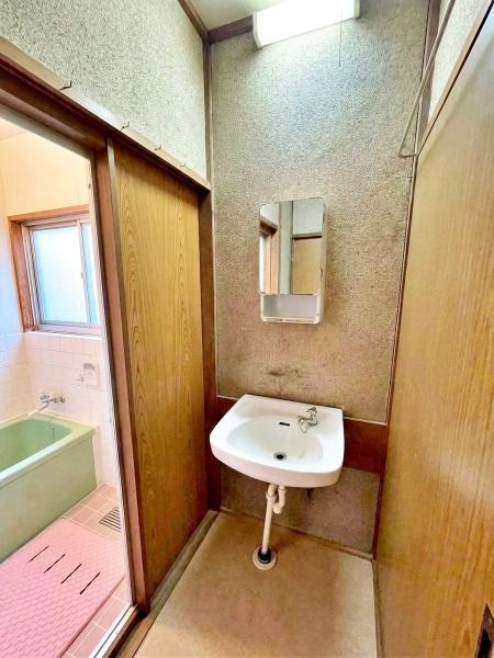 �����s�����q�s������̒��È�ˌ��Ă̐��ʑ�E���ʏ�