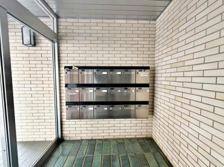 �����s������s���v��1���ڂ̒��Ã}���V�����̃G���g�����X