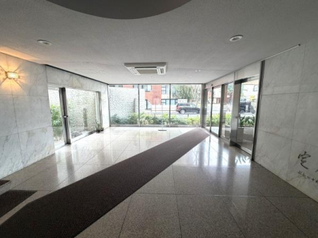 �����s������s��a�R1���ڂ̒��Ã}���V�����̃G���g�����X