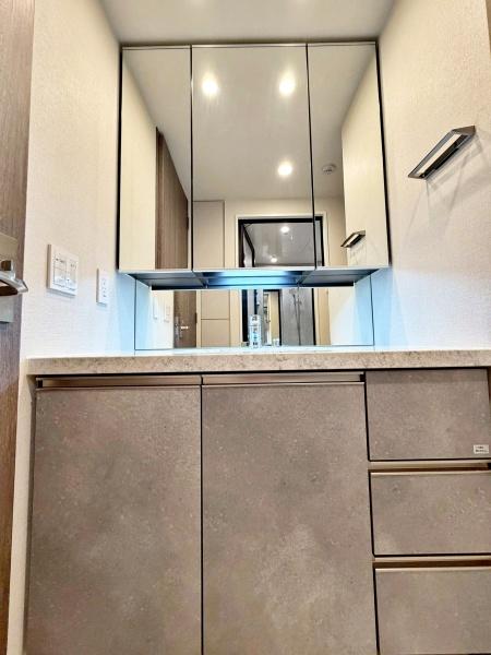 �����s�V�h�撆����1���ڂ̒��Ã}���V�����̐��ʑ�E���ʏ�