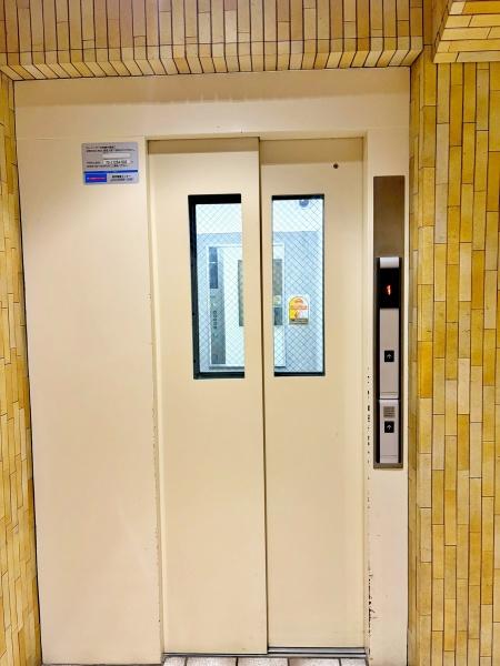 �����s���n�����4���ڂ̒��Ã}���V�����̃G���g�����X