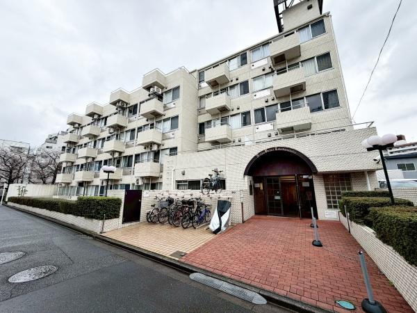 東京都新宿区上落合1丁目の中古マンションの現地外観写真