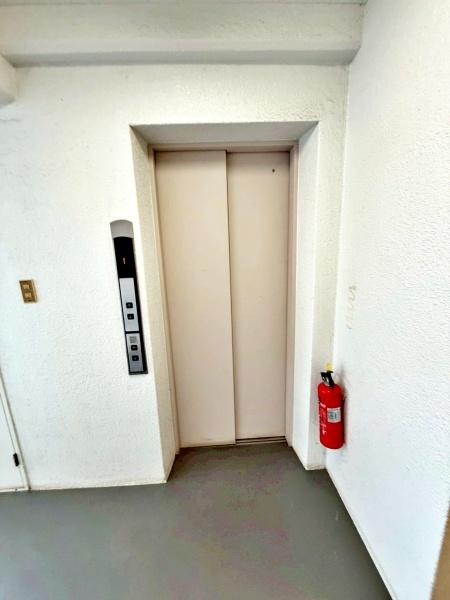 �����s���c�J��{��3���ڂ̒��Ã}���V�����̃G���g�����X