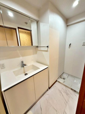 �����s���c�J��{��3���ڂ̒��Ã}���V�����̐��ʑ�E���ʏ�