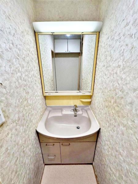 �����s�O��s�V��6���ڂ̒��Ã}���V�����̐��ʑ�E���ʏ�