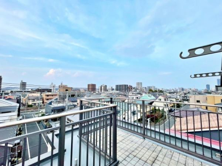 �����s�����q�s�䒬4���ڂ̒��È�ˌ��Ẵo���R�j�[