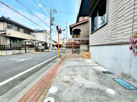 �����s�����q�s�䒬4���ڂ̒��È�ˌ��Ă̒��ԏ�