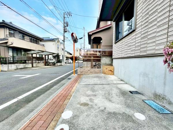 �����s�����q�s�䒬4���ڂ̒��È�ˌ��Ă̒��ԏ�