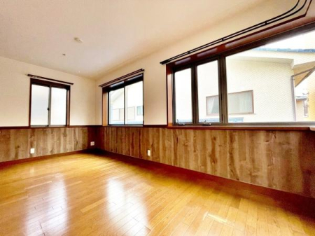 �����s�����q�s�䒬4���ڂ̒��È�ˌ��Ẵ��r���O