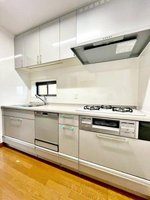 �����s�����q�s�䒬4���ڂ̒��È�ˌ��ẴL�b�`��