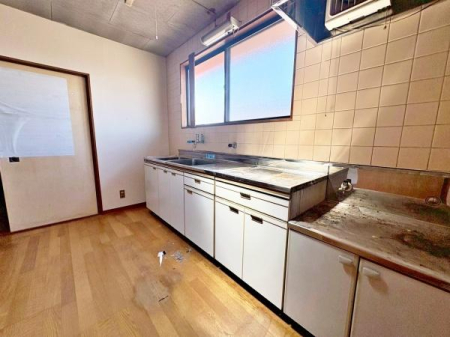 �����s�����q�s�������q��3���ڂ̒��È�ˌ��ẴL�b�`��