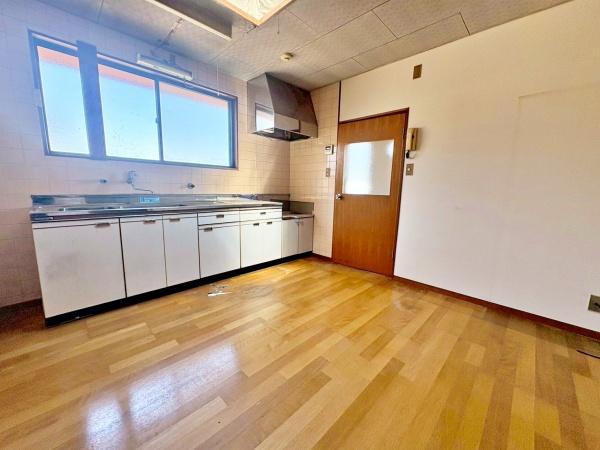 �����s�����q�s�������q��3���ڂ̒��È�ˌ��ẴL�b�`��