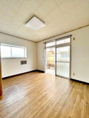 �����s�����q�s������̒��È�ˌ��Ẵ��r���O