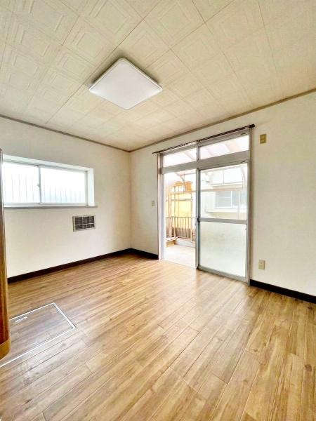 �����s�����q�s������̒��È�ˌ��Ẵ��r���O