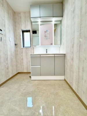 �����s�����q�s�������q��2���ڂ̒��È�ˌ��Ă̐��ʑ�E���ʏ�