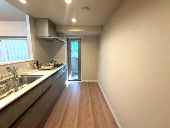 �����s���c�J��k�G�R1���ڂ̒��Ã}���V�����̃L�b�`��