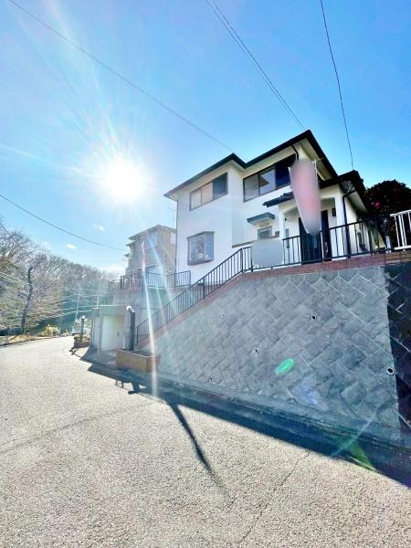 �����s�����q�s�ێR���̒��È�ˌ��Ă̑O�ʓ��H�܂ތ��n�ʐ^