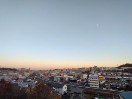 �����s�����q�s���؂̒��Ã}���V�����̃o���R�j�[