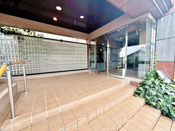 �����s�����q�s���c���̒��Ã}���V�����̃G���g�����X