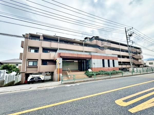 東京都八王子市椚田町の中古マンションの現地外観写真