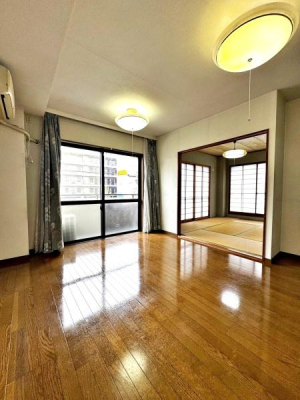 �����s�����q�s���q���̒��Ã}���V�����̃��r���O